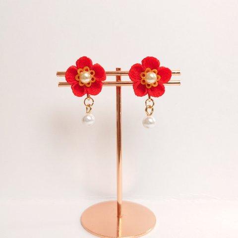 梅の花ピアス【つまみ細工】