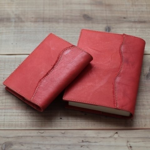 【SALE】革の本カバー / 単行本サイズ(四六判) / Red