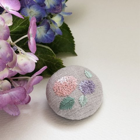 紫陽花の刺繍ブローチ