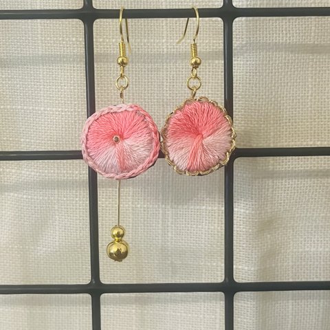 pink 刺繍ピアス　イヤリング