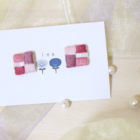 刺繍のしかくピアス