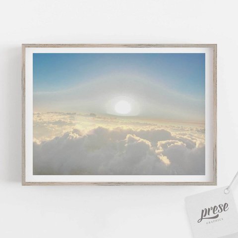 富士山9合目からのご来光インテリアポスター、澄み渡る雲海と輝く太陽 — 朝のはじまりを優雅に彩ります 2L A5 A4 A3 B3 A2 B2 A1 サイズ 青空 サンライズ 新年 お正月 明るい イ