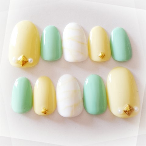 大理石ネイルPastel Yellow×Pastel Green