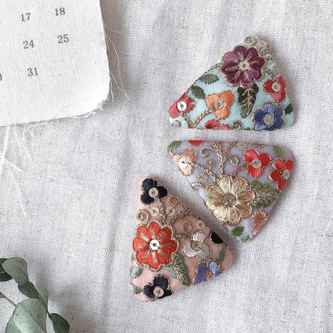 インド刺繍パッチンピン　♯14