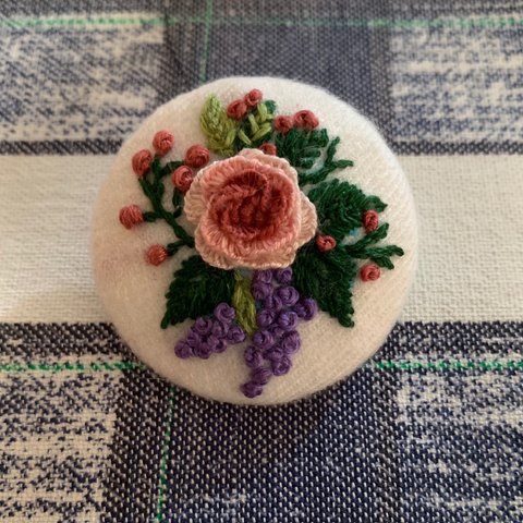 立体刺繍 ブローチ 薔薇の花