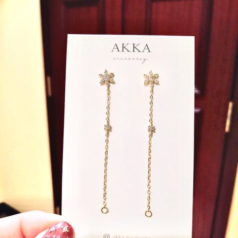 18kgp◆Flower long chain simple earring   フラワーシンプルチェーンイヤリング　お花　上品　大人　ビジュー　ジルコニア　ゴールド　普段使い　痛くない　揺れる