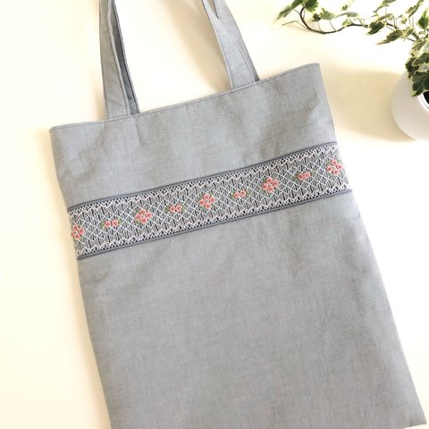 スモッキング刺繍のちょっと大きめレッスンバッグ