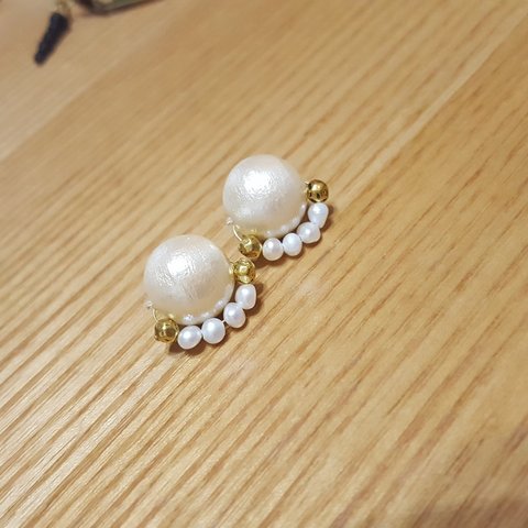 コットンパールのシンプルピアス