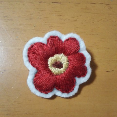 🏵花の刺繍ブローチ🏵　 