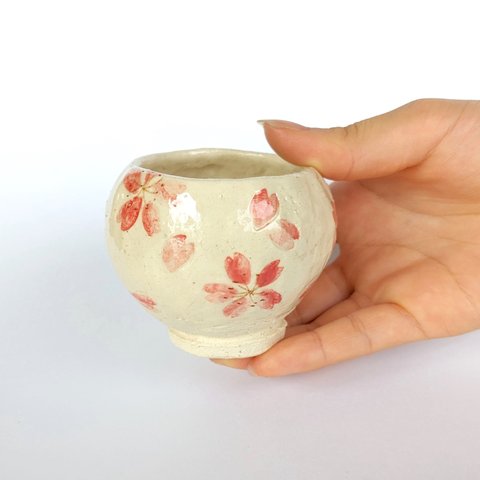 ぐい呑み／お猪口　桜　手びねり　オリジナル陶器