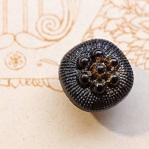 No.163 西ドイツ ヴィンテージガラスボタン 黒×金 11mm 