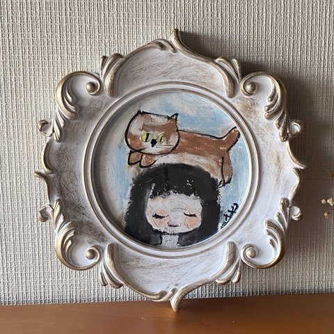 絵画。原画【かわいい猫ちゃんが女の子の頭で遊んでいる】01