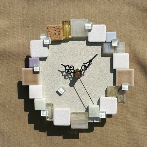 ★summerセール★タイルの置き時計・掛け時計　”Cotton"　1004　ガラス・石・モザイク インテリアウォールクロック