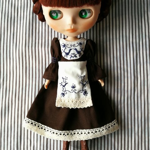 ブライス服★東欧風刺繍（小鳥）ワンピ＆エプロン★ブライスアウトフィット