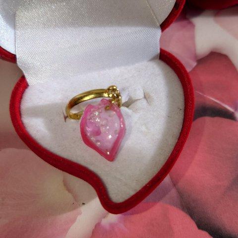 pink sapphire petal gold ring 1