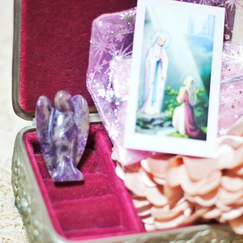 アメジストの天使の置物とルルドのマリア様のミニ聖画の真実の愛のお守りセット
