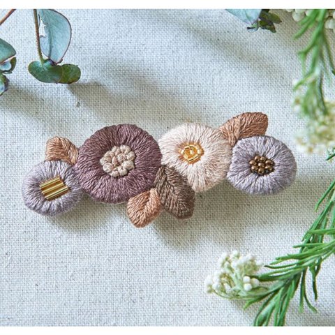 刺繍キット　くすみ色　ヘアクリップ