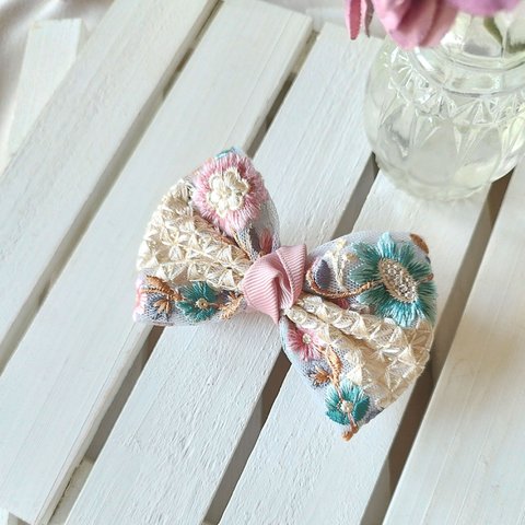 New! [Couleur des fleurs] 春色 インド刺繍リボン バレッタ ピンク×エメラルドグリーン  花柄 フラワー 結婚式 フォーマル カジュアル