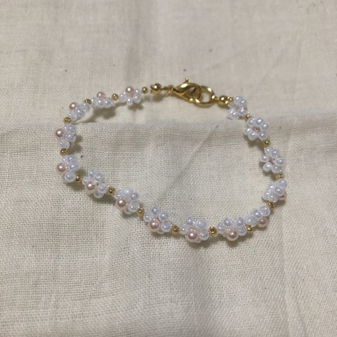 シンプル綺麗めお花のブレスレット