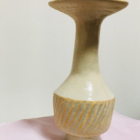 陶器の花瓶