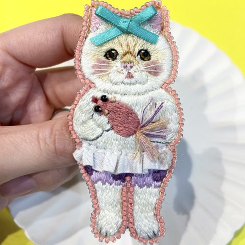 sold out おパンツエキゾチック猫ちゃん　刺繍　ブローチ　キーホルダー