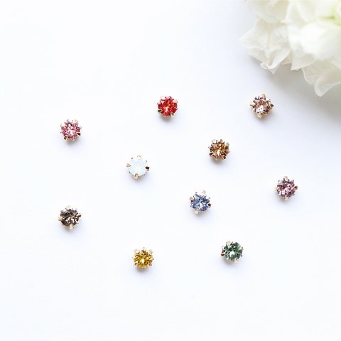 one swarovski ...  ピアス/樹脂ノンホールピアス（イヤリング）4mm 両耳販売 推しカラー⚪︎