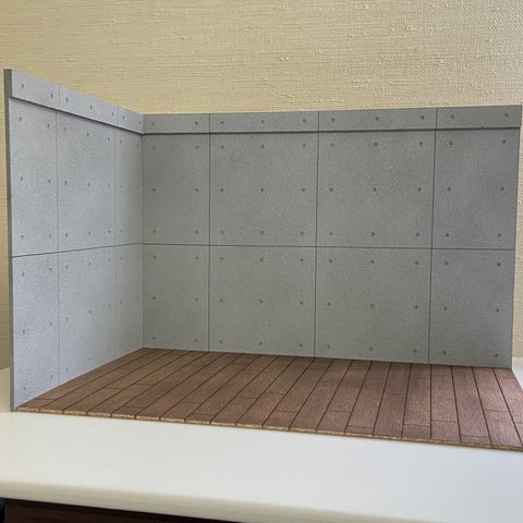 コンクリート壁風塗装のミニチュア部屋　送料無料　ドールハウス　ディスプレイ　ハンドメイド　木製　板　壁