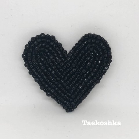 再販⭐︎ハートのブローチ 特大　黒　ビーズ刺繍