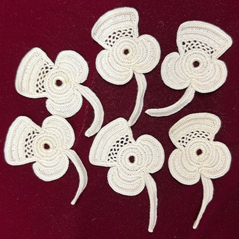 フランス製アンティーク編み込みスミレ花のモチーフ6枚（No.8134）