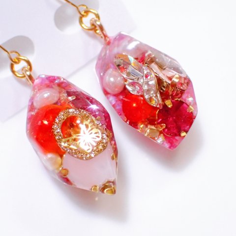 煌めく鉱石風ピアス・イヤリング レジン 鉱石レジン ビジュー 蝶々 紫色 母の日