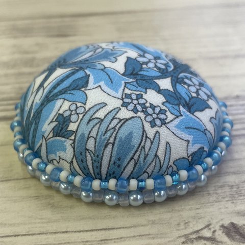 【ピンクッション】ビーズ刺繍 花