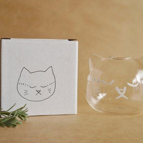 猫のガラス花瓶