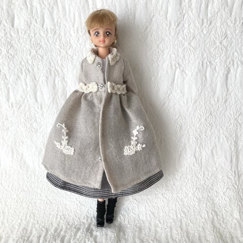 薄手ウールコート　27cmドール  ジェニー　ハッシュタグリカ　ドール服　アウトフィット