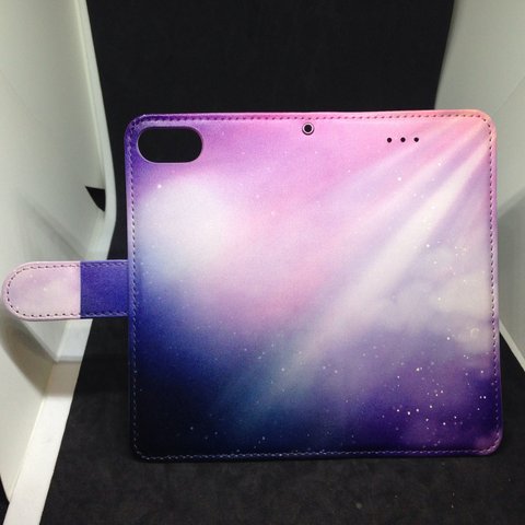 新品送料無料iPhoneケース 手帳型 宇宙に光