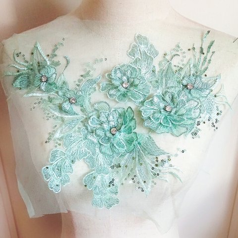 ミントグリーン 立体刺繍 お花モチーフ