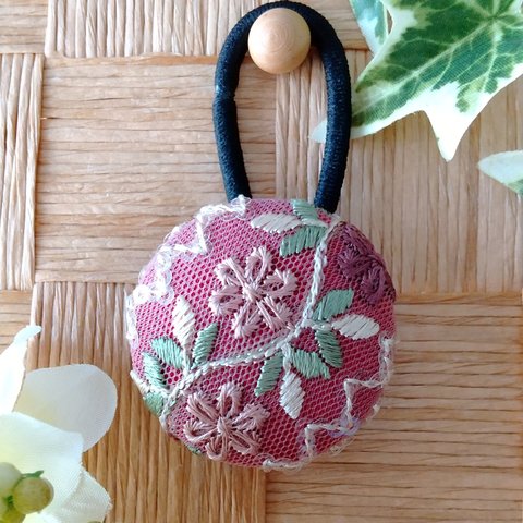 インド刺繍リボン くるみボタン ヘアゴム ＊レッド小花＊