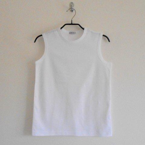 【Uネック-白】一枚で魅せるスリーブレスTシャツ