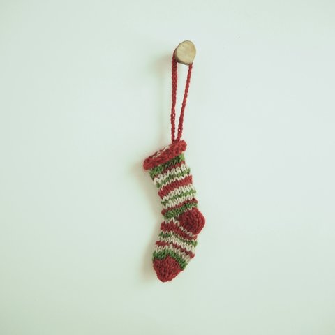 寒い冬を彩る⛄手編みの靴下オーナメント♪(クリスマスカラー)