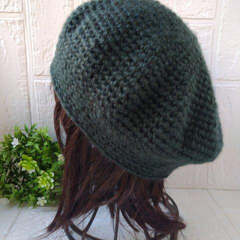 大きめサイズ♪手編みのふんわりベレー帽♡ 深緑