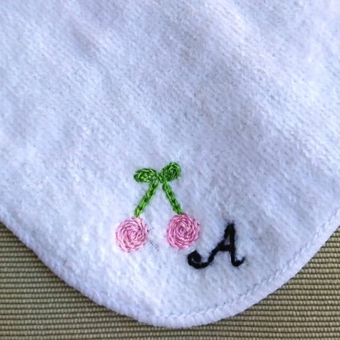 タオルハンカチ さくらんぼ 手刺繍