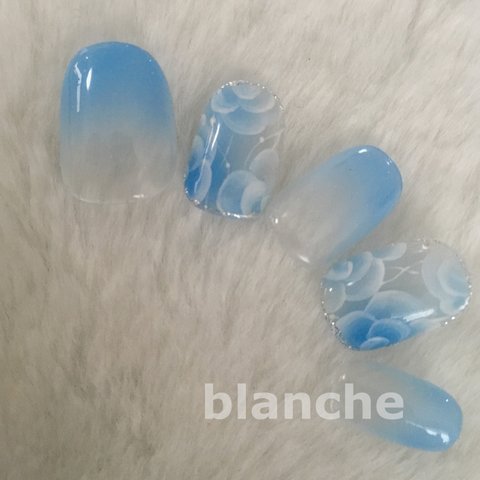  blanche★ジェルネイル★ブルーふんわりお花ネイル