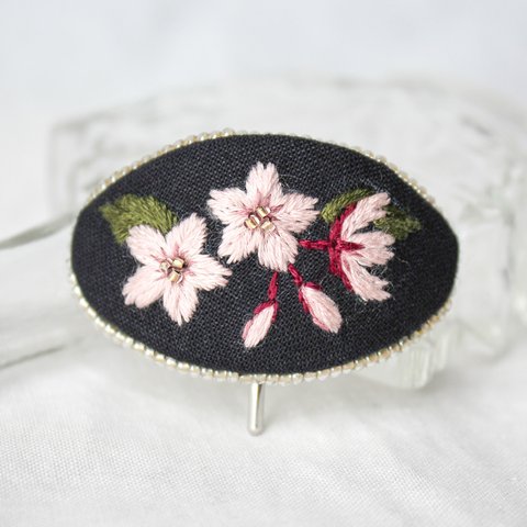 桜の刺繍ポニーフック