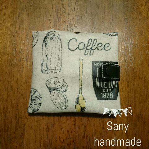 ボックスティッシュが入るティッシュポーチ  breakfast  Sany handmade