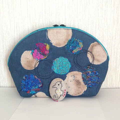 ドットのポーチ（辰のブローチ付き）Dotted pouch with dragon brooch 点缀龙形胸针的小袋