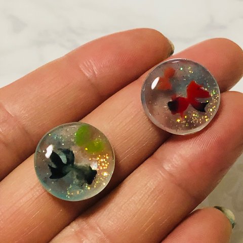 金魚　涼しげ　まん丸　ピアス　イヤリング