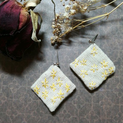 綿麻刺繍ピアス＊