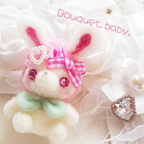 いちご頭巾うさキーホルダー💝🐰リボン୨୧キッズ୨୧プレゼントにも💛  Bouquet&baby