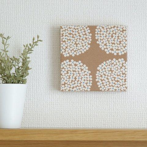 12×12cm12cmちいさなファブリックパネル［ フラワーサークル ］モカ