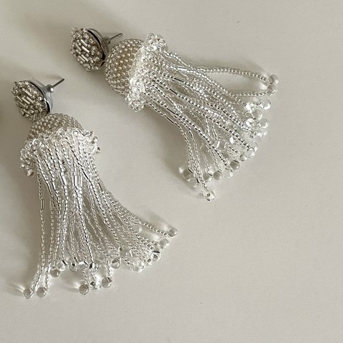 Clear beads tassel pieced earrings 