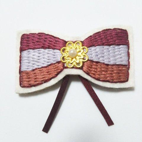 リボンの刺繍スリーピン（ラベンダートーン）